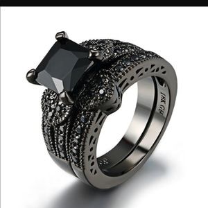 Black cubic zirconia engagement ring set